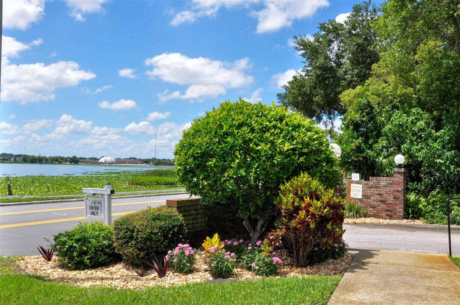 1600 W LAKE PARKER DRIVE, #B4, Lakeland, FL 33805 1600 W LAKE PARKER DRIVE, #B4, Lakeland, FL 33805