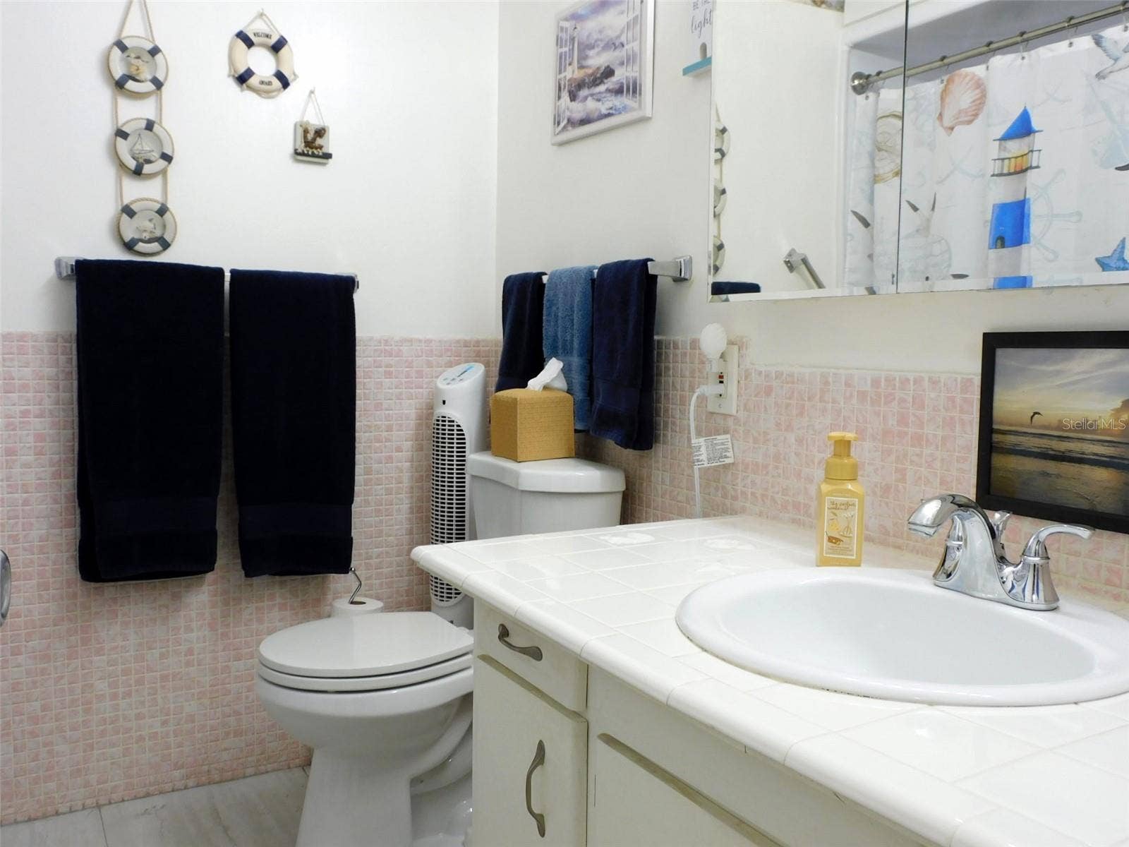 1600 W LAKE PARKER DRIVE, #B4, Lakeland, FL 33805 1600 W LAKE PARKER DRIVE, #B4, Lakeland, FL 33805