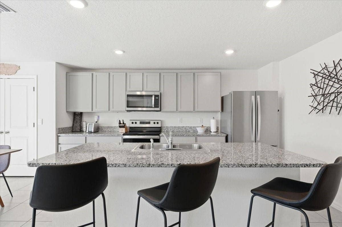 1211 TAHITIAN SUNRISE DRIVE, Plant City, FL 33565 1211 TAHITIAN SUNRISE DRIVE, Plant City, FL 33565