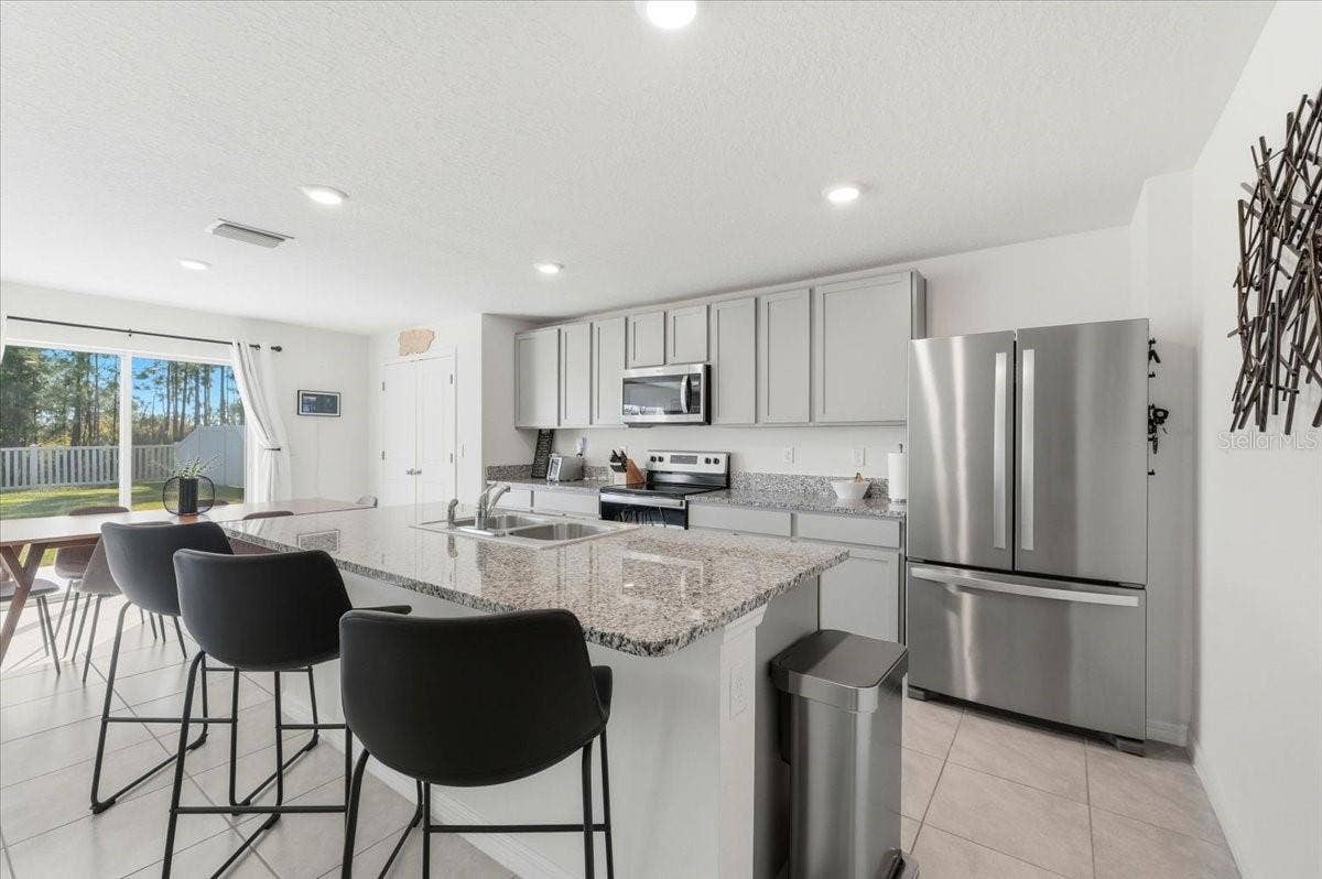 1211 TAHITIAN SUNRISE DRIVE, Plant City, FL 33565 1211 TAHITIAN SUNRISE DRIVE, Plant City, FL 33565