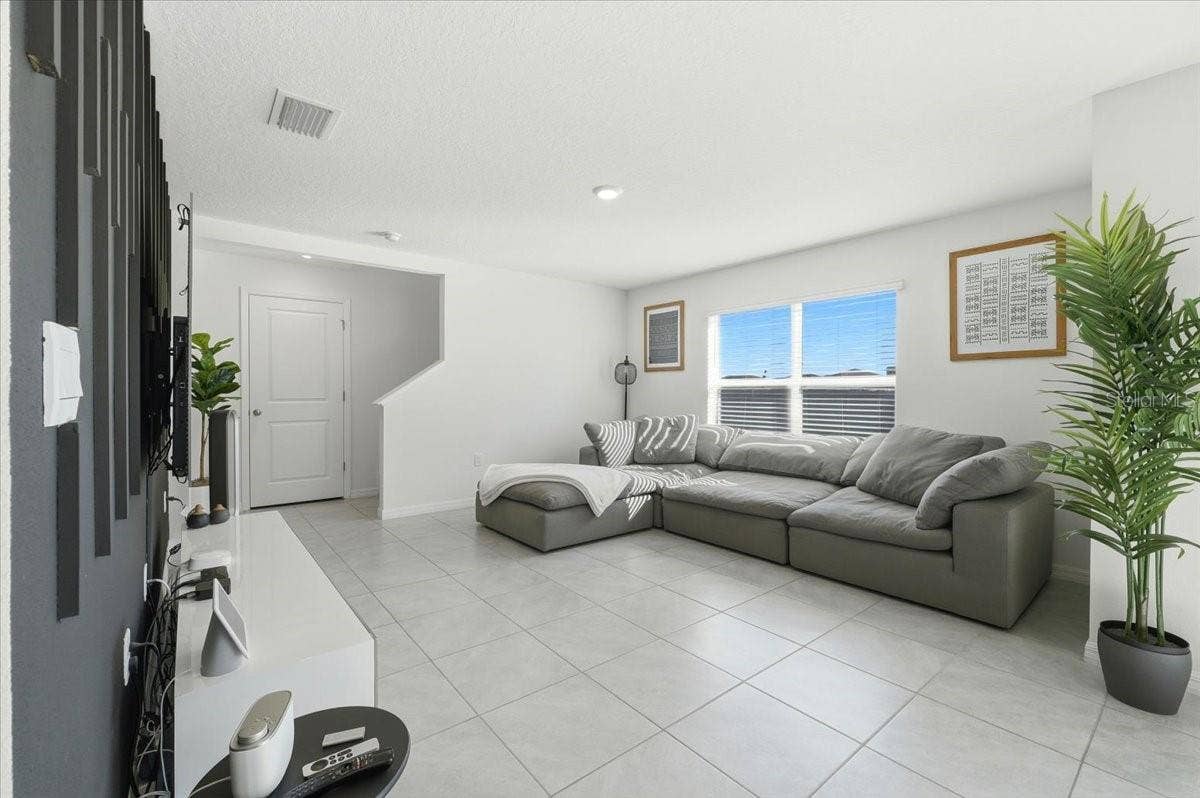 1211 TAHITIAN SUNRISE DRIVE, Plant City, FL 33565 1211 TAHITIAN SUNRISE DRIVE, Plant City, FL 33565