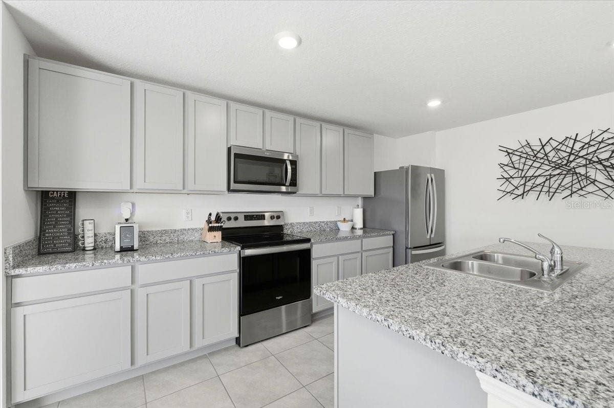 1211 TAHITIAN SUNRISE DRIVE, Plant City, FL 33565 1211 TAHITIAN SUNRISE DRIVE, Plant City, FL 33565
