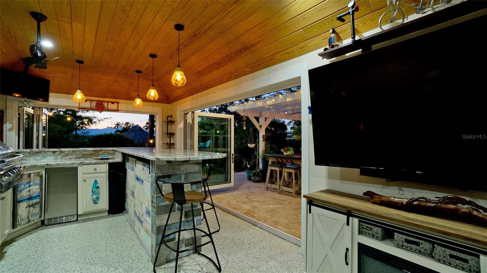 522 68TH STREET, Holmes Beach, FL 34217 522 68TH STREET, Holmes Beach, FL 34217