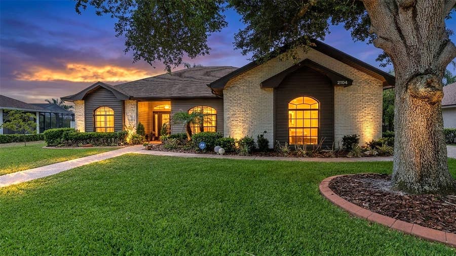 Property photo for 2104 LONGLEAF CIRCLE, Lakeland, FL