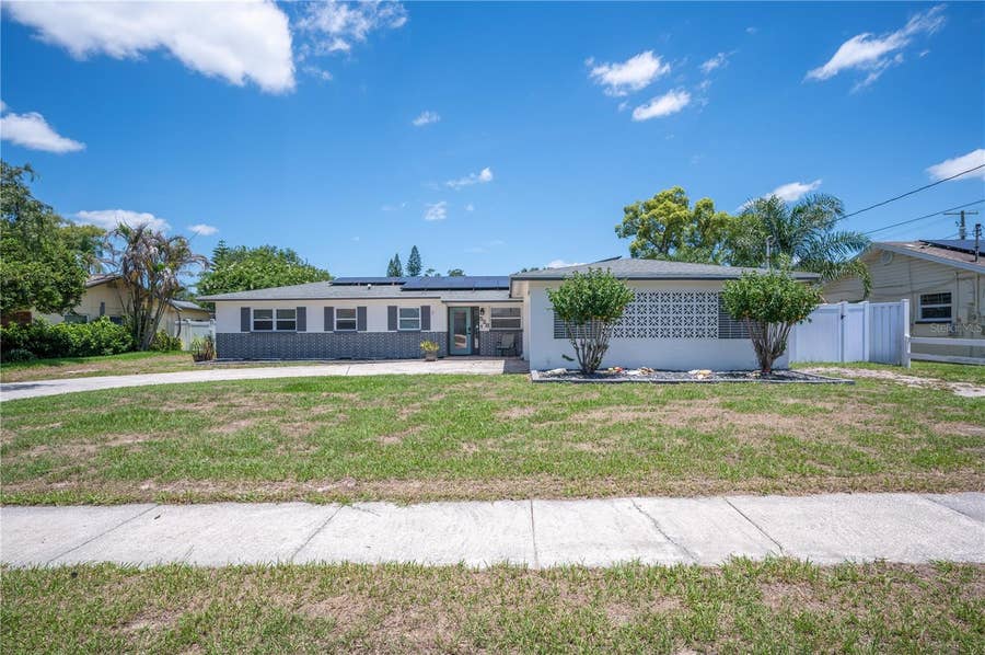 Property photo for 528 S LARRY CIRCLE, Brandon, FL