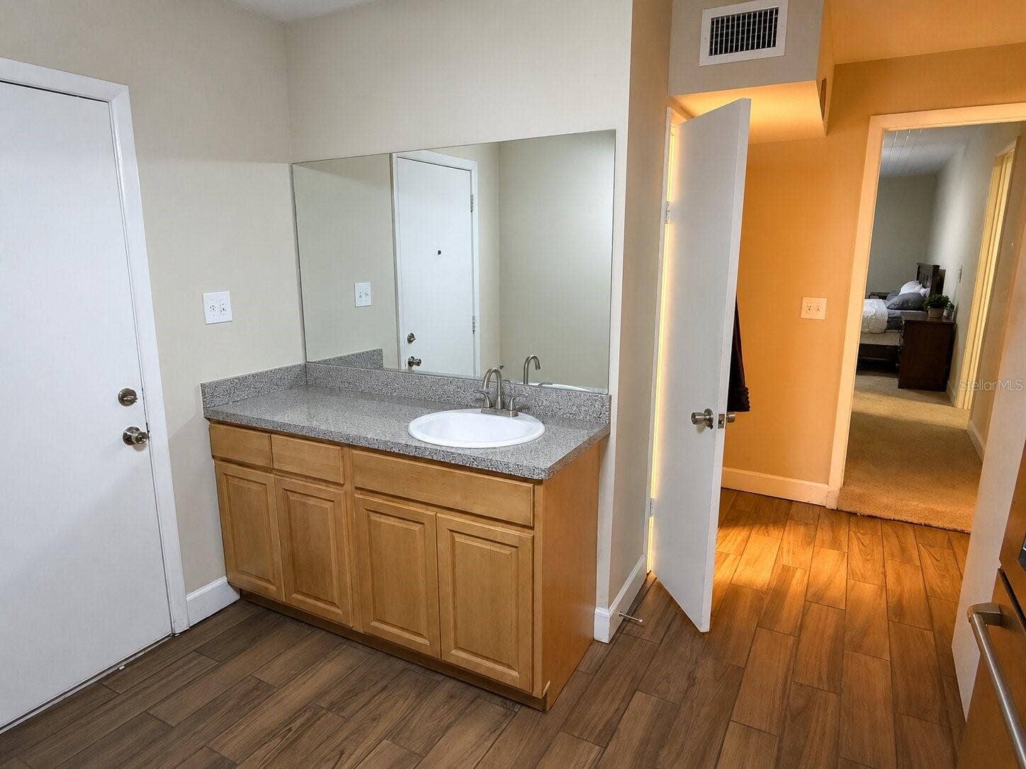 3142 HENDERSON CIRCLE W, Lakeland, FL 33803 Virtual staging