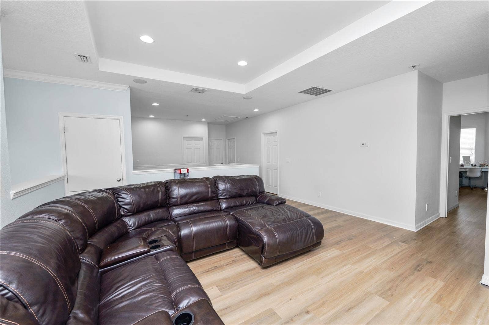 8775 SENTIERO DRIVE, Land O Lakes, FL 34637 8775 SENTIERO DRIVE, Land O Lakes, FL 34637