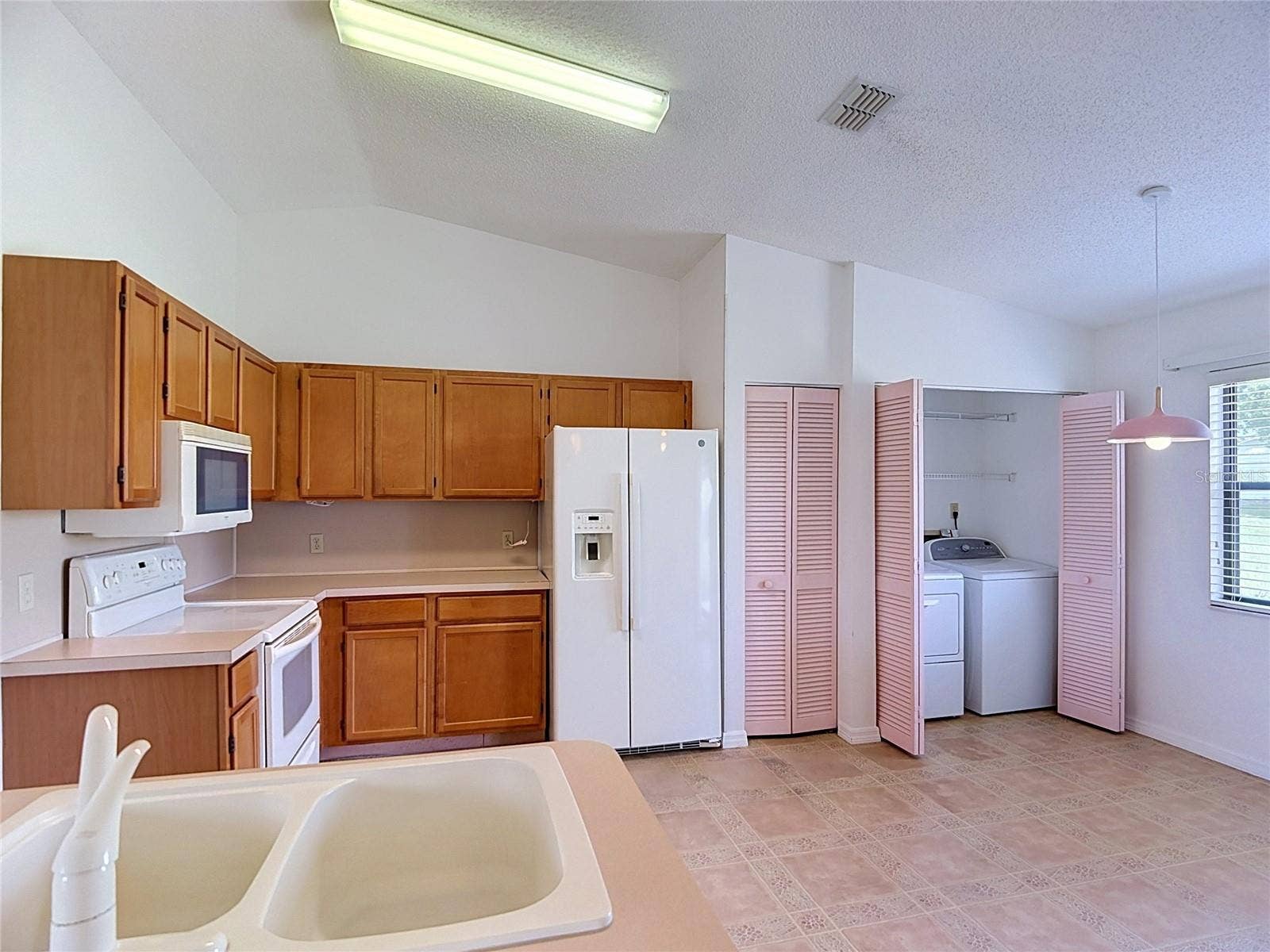 6121 KITTIWAKE DRIVE, Lakeland, FL 33809