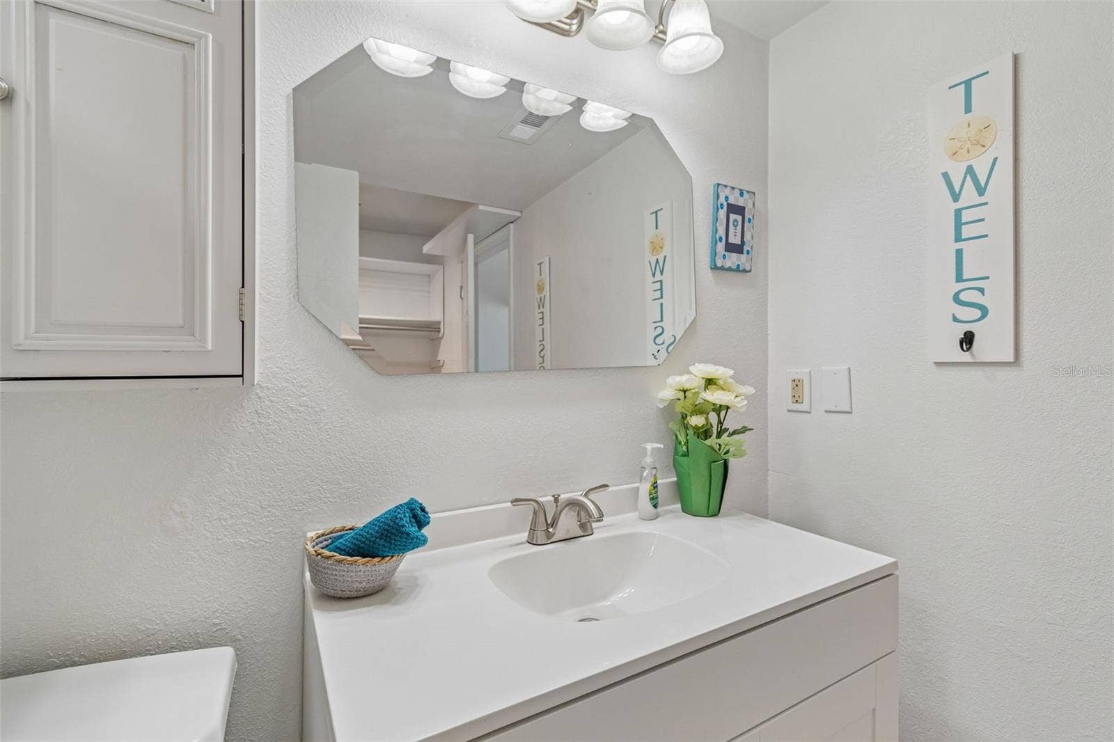 2117 LAKEWOOD CLUB DRIVE S, #7-N, St Petersburg, FL 33712 2117 LAKEWOOD CLUB DRIVE S, #7-N, St Petersburg, FL 33712