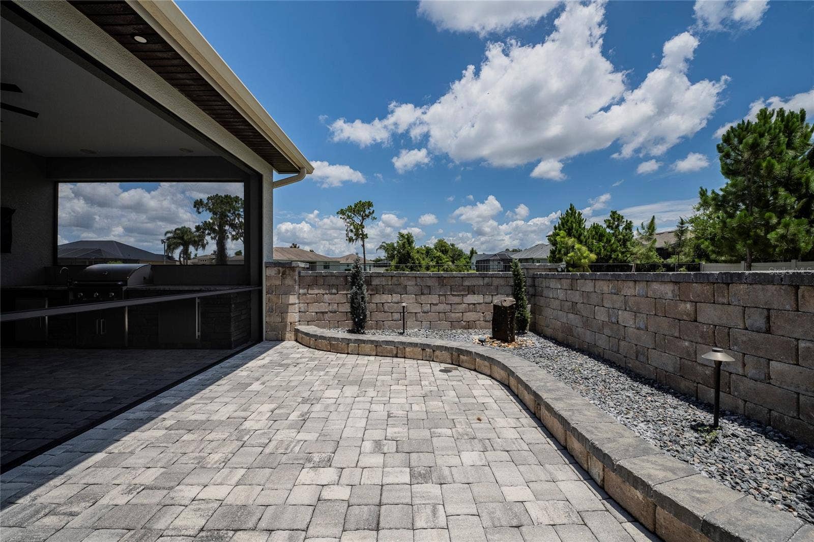 6545 EMERALD WOODS LANE, Lakeland, FL 33813 Fountain Sitting Area