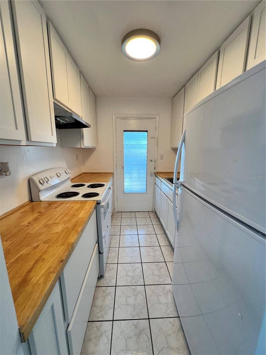1700 6TH STREET NW, #A38, Winter Haven, FL 33881 Kitchen