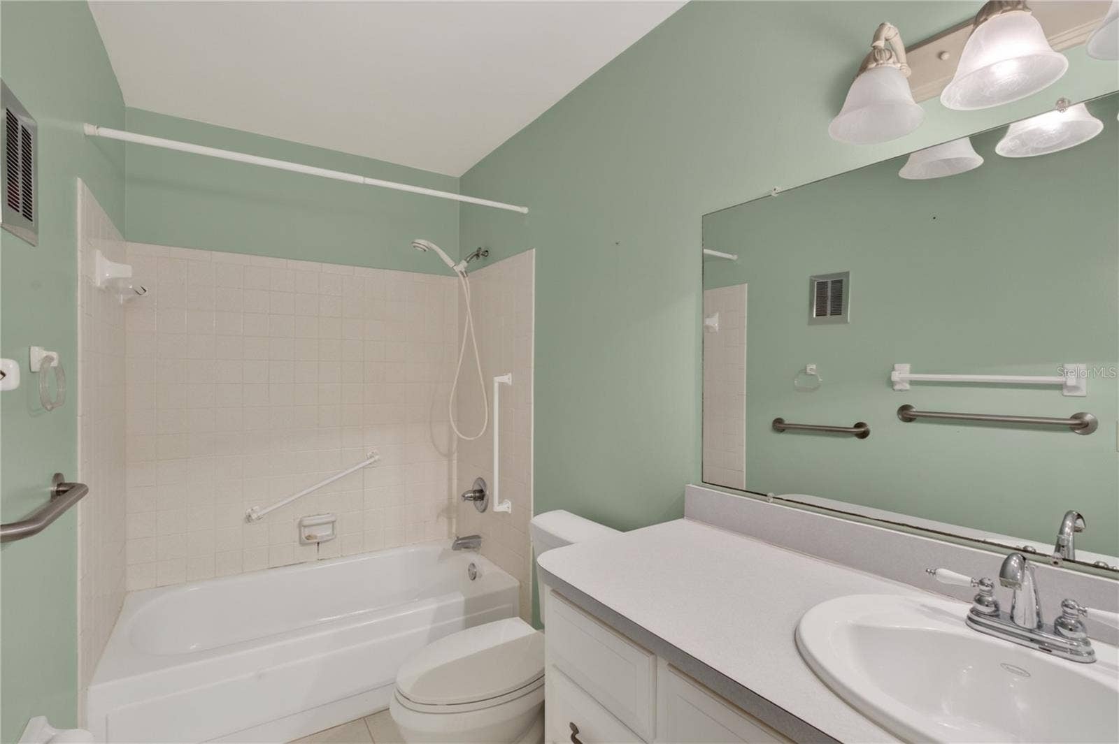 200 EL CAMINO DRIVE, #306, Winter Haven, FL 33884 200 EL CAMINO DRIVE, #306, Winter Haven, FL 33884