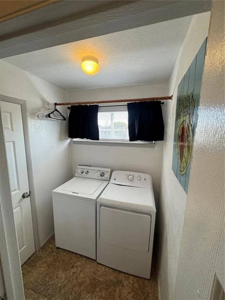 1836 WARRINGWOOD DRIVE, #B4, Orlando, FL 32839