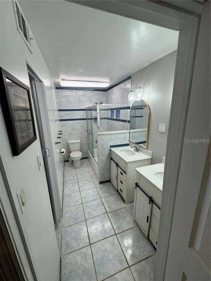 1836 WARRINGWOOD DRIVE, #B4, Orlando, FL 32839