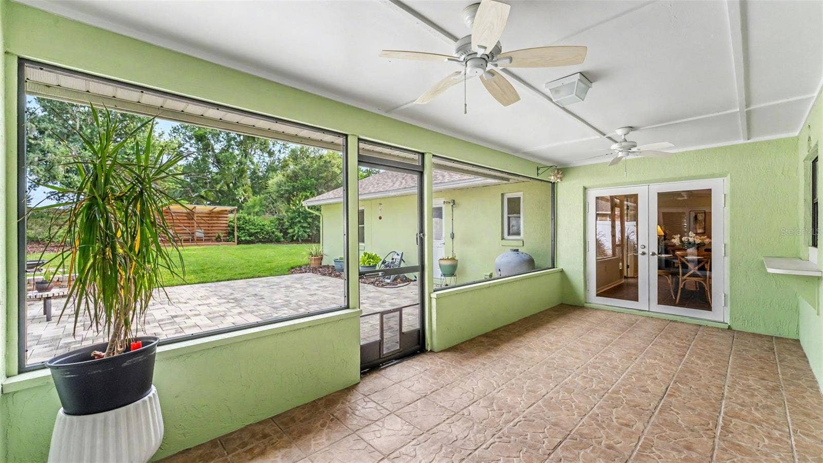 screened lanai