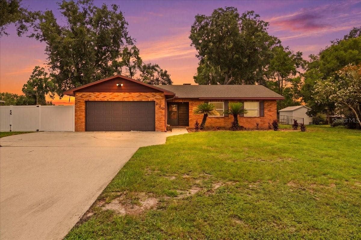 230 LEITHA WAY, Lakeland, FL 33809 230 LEITHA WAY, Lakeland, FL 33809