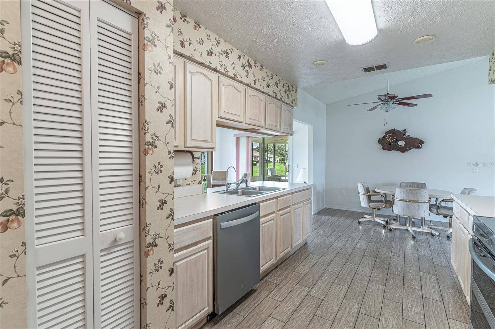 2260 GRAND CYPRESS DRIVE, Lakeland, FL 33810 2260 GRAND CYPRESS DRIVE, Lakeland, FL 33810