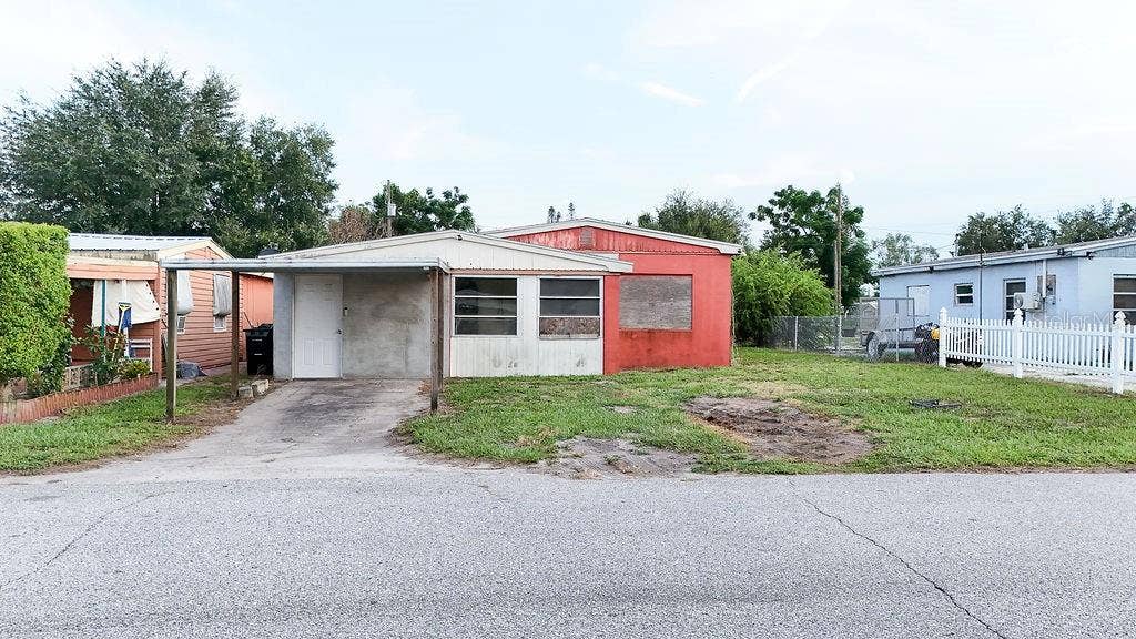 99 YALE AVENUE, Frostproof, FL 33843 Front View