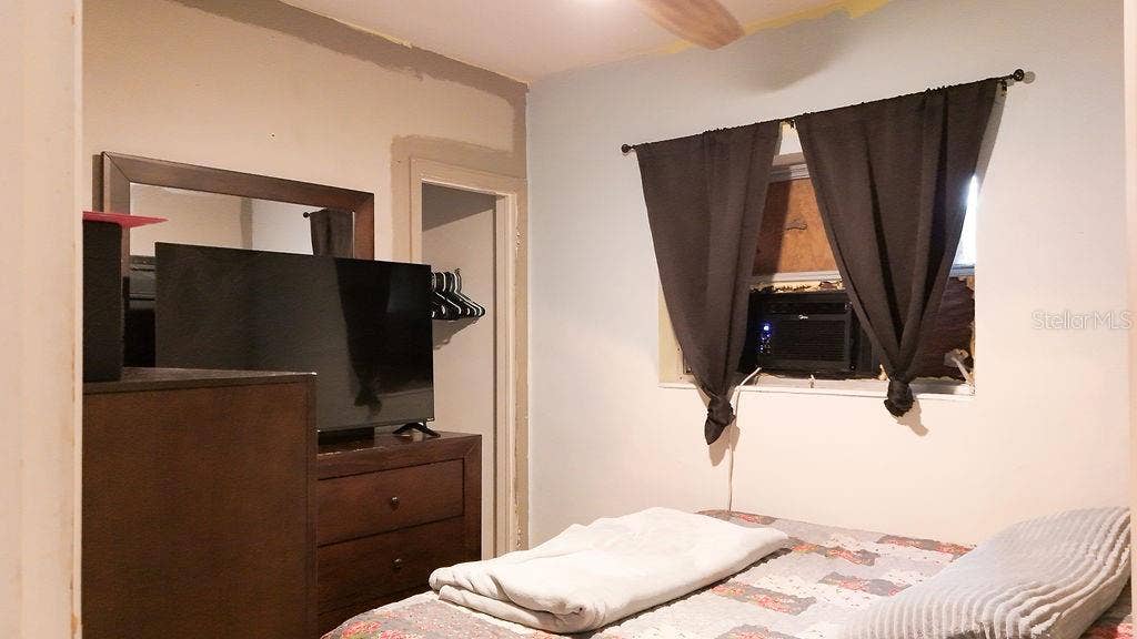 99 YALE AVENUE, Frostproof, FL 33843 Room 2