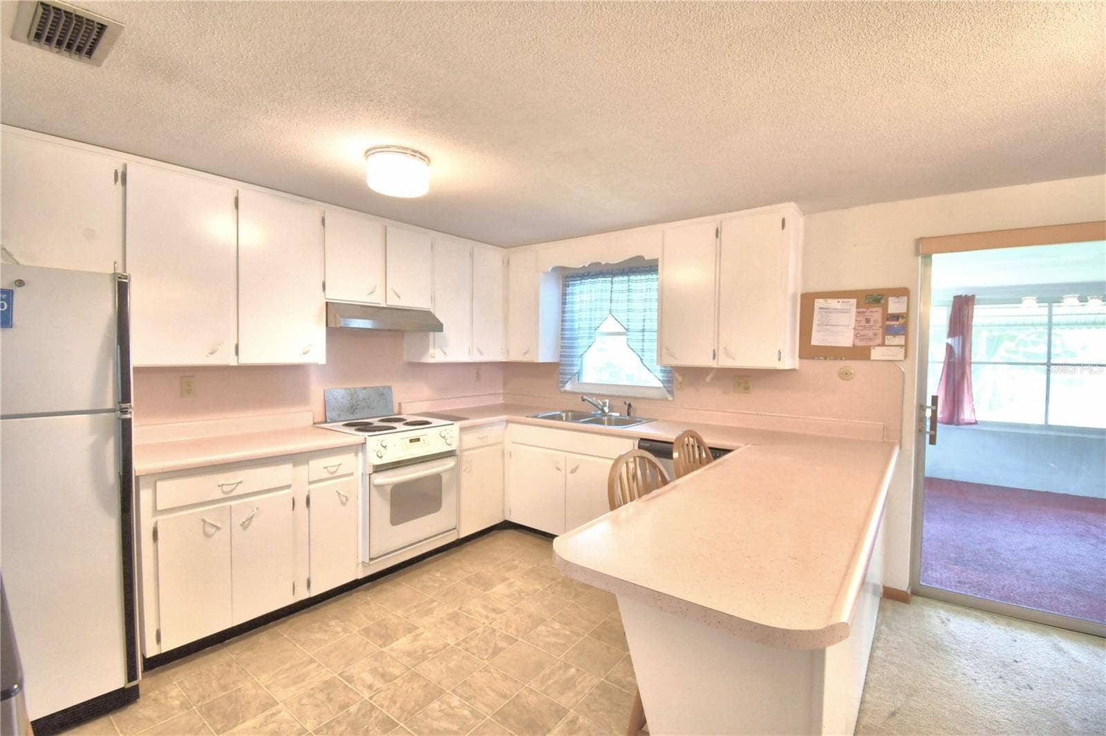 2521 MCCRANIE PLACE, Lakeland, FL 33801 2521 MCCRANIE PLACE, Lakeland, FL 33801