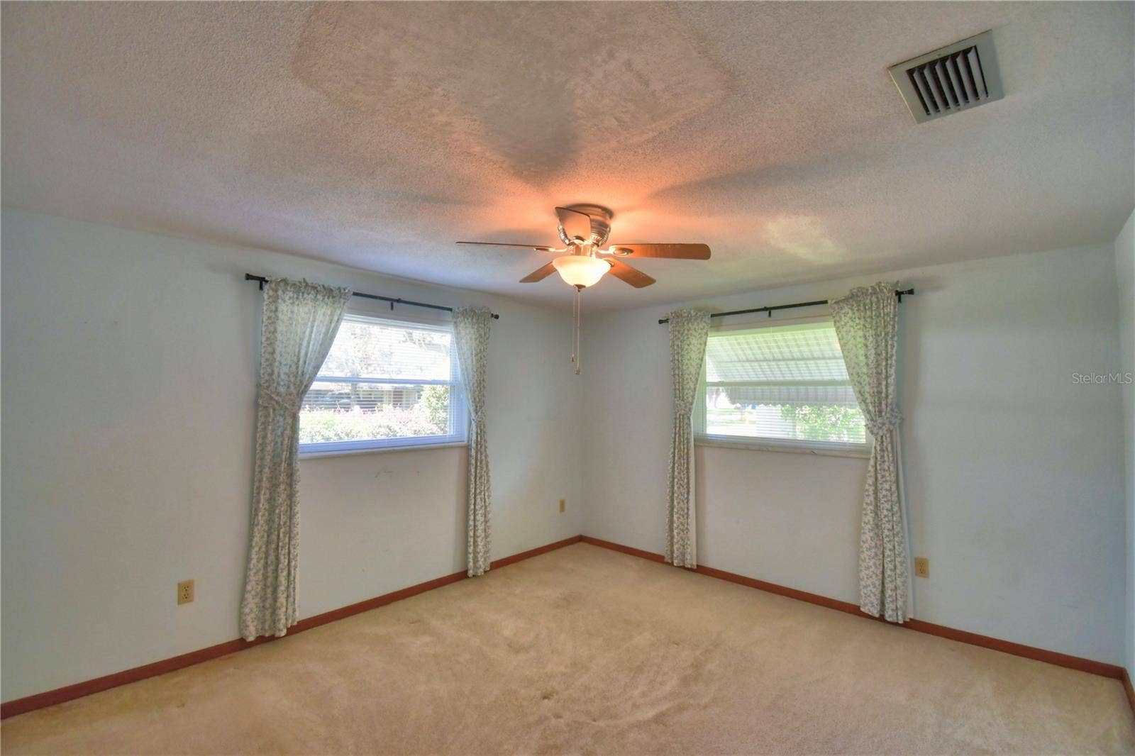 2521 MCCRANIE PLACE, Lakeland, FL 33801 2521 MCCRANIE PLACE, Lakeland, FL 33801