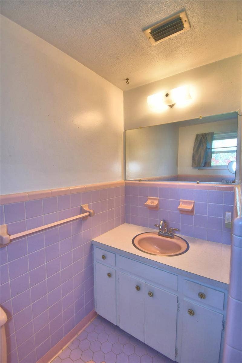 2521 MCCRANIE PLACE, Lakeland, FL 33801 2521 MCCRANIE PLACE, Lakeland, FL 33801
