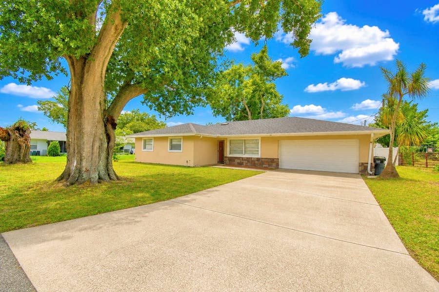 Property photo for 105 BYRON PLACE, Winter Haven, FL