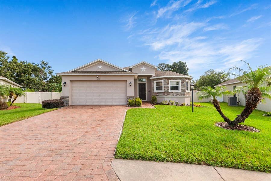 Property photo for 110 PROMENADE COURT, Auburndale, FL