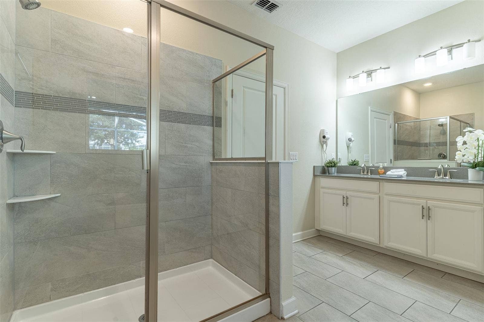 561 PEBBLE BEACH DRIVE, Davenport, FL 33896 561 PEBBLE BEACH DRIVE, Davenport, FL 33896