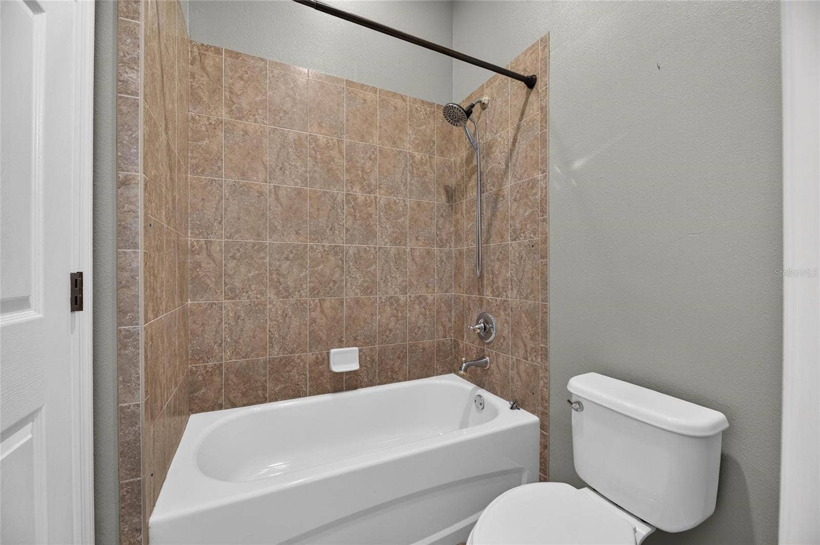 6408 WALKERS GLEN DRIVE, Lakeland, FL 33813 6408 WALKERS GLEN DRIVE, Lakeland, FL 33813