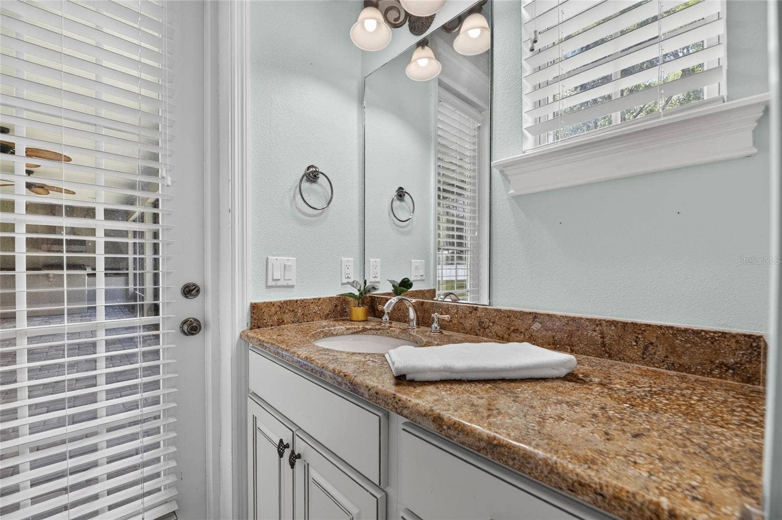 6408 WALKERS GLEN DRIVE, Lakeland, FL 33813 Mother In Law bathroom or potential pool bath