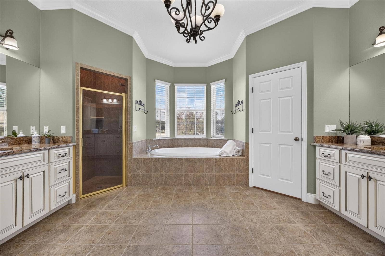 6408 WALKERS GLEN DRIVE, Lakeland, FL 33813 double Vanities