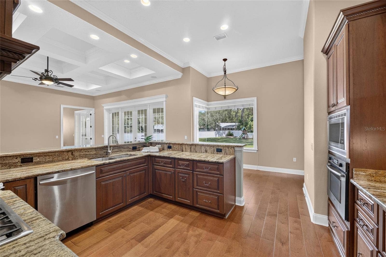 6408 WALKERS GLEN DRIVE, Lakeland, FL 33813 Granite countertops