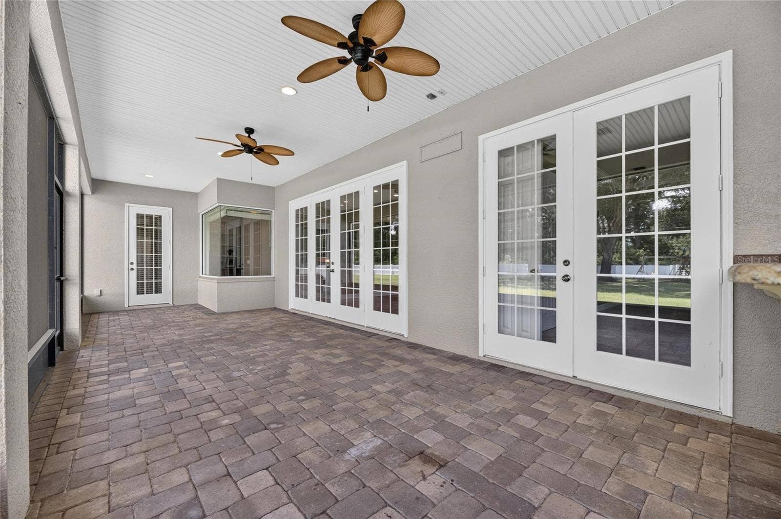 6408 WALKERS GLEN DRIVE, Lakeland, FL 33813 Lots of space for entertaining