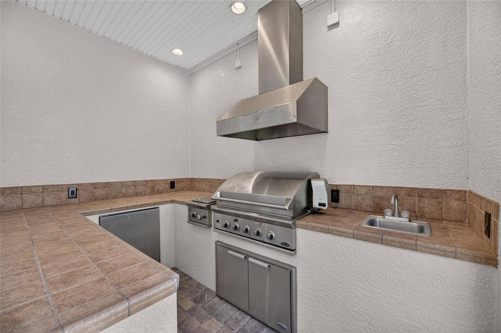6408 WALKERS GLEN DRIVE, Lakeland, FL 33813 6408 WALKERS GLEN DRIVE, Lakeland, FL 33813