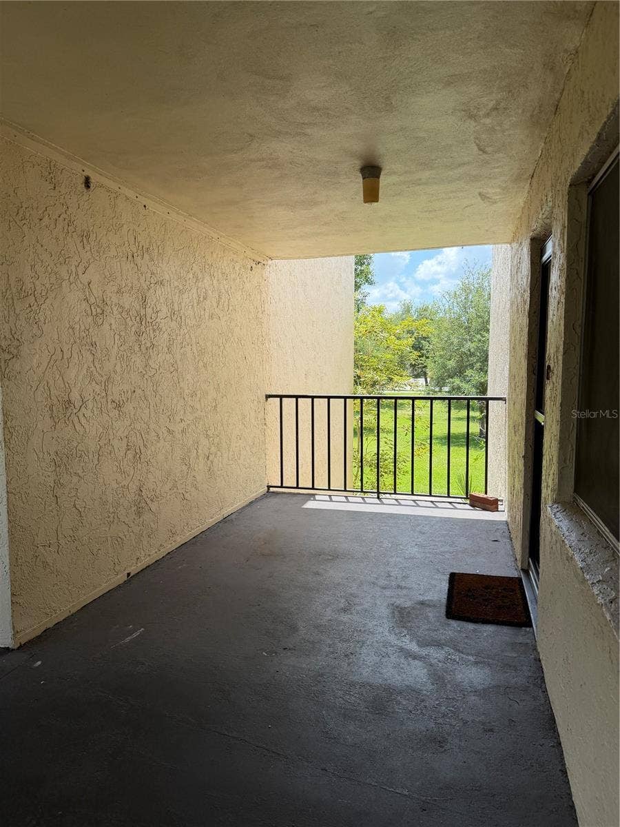 1130 N LAKE PARKER AVENUE, #C229, Lakeland, FL 33805 End Corner Unit with Nice Front Porch Area