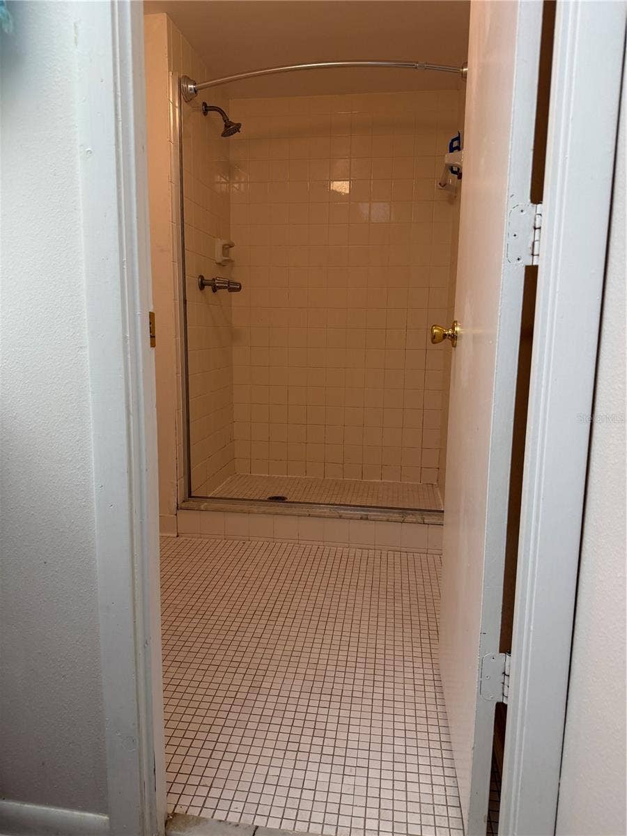 1130 N LAKE PARKER AVENUE, #C229, Lakeland, FL 33805 Primary Bathroom
