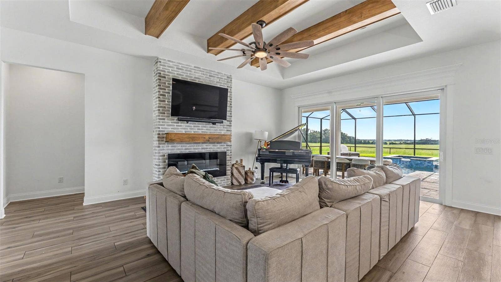 7034 BENTRIDGE DRIVE, Lakeland, FL 33813 Living Room