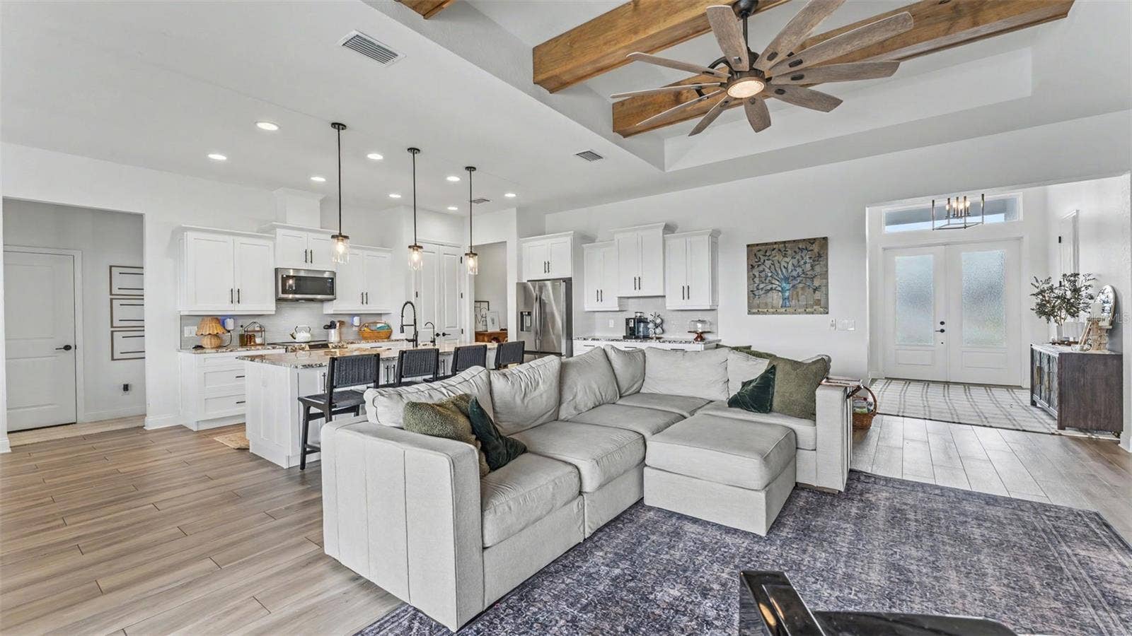 7034 BENTRIDGE DRIVE, Lakeland, FL 33813 Living Room