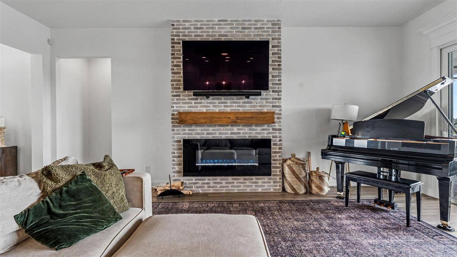 7034 BENTRIDGE DRIVE, Lakeland, FL 33813 Living Room