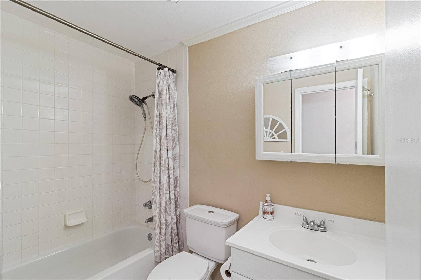 288 CHERRY LAUREL LANE, Winter Haven, FL 33880 Bath 2