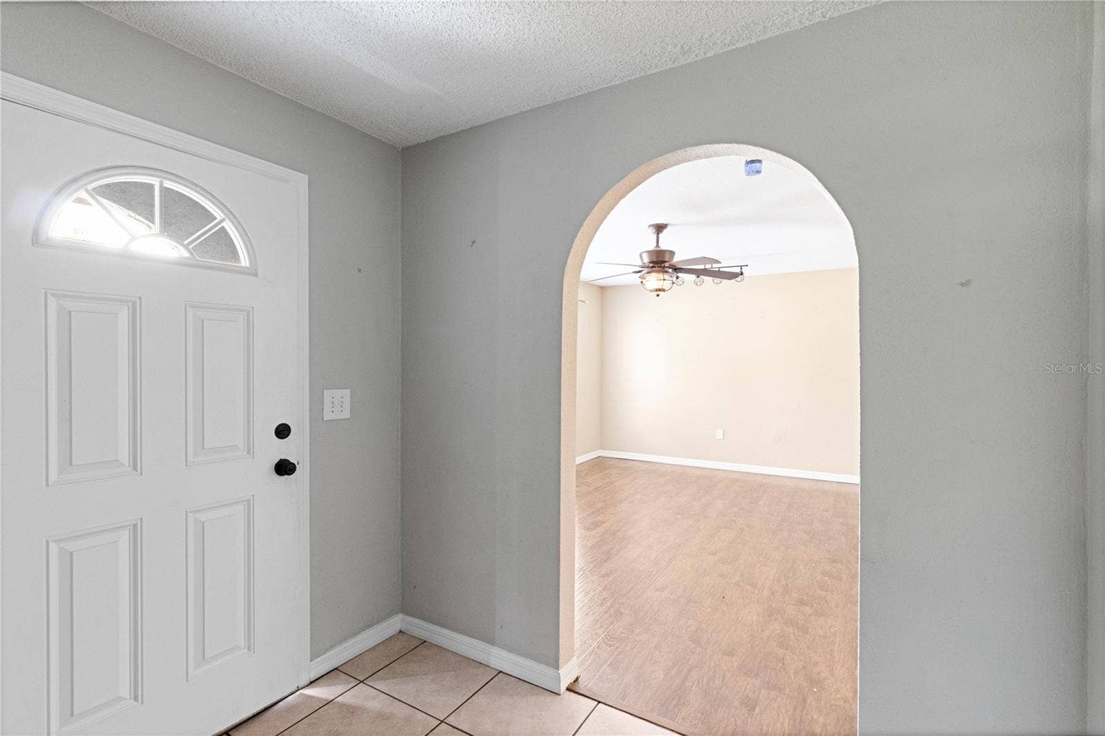 288 CHERRY LAUREL LANE, Winter Haven, FL 33880 Entry and Living Room