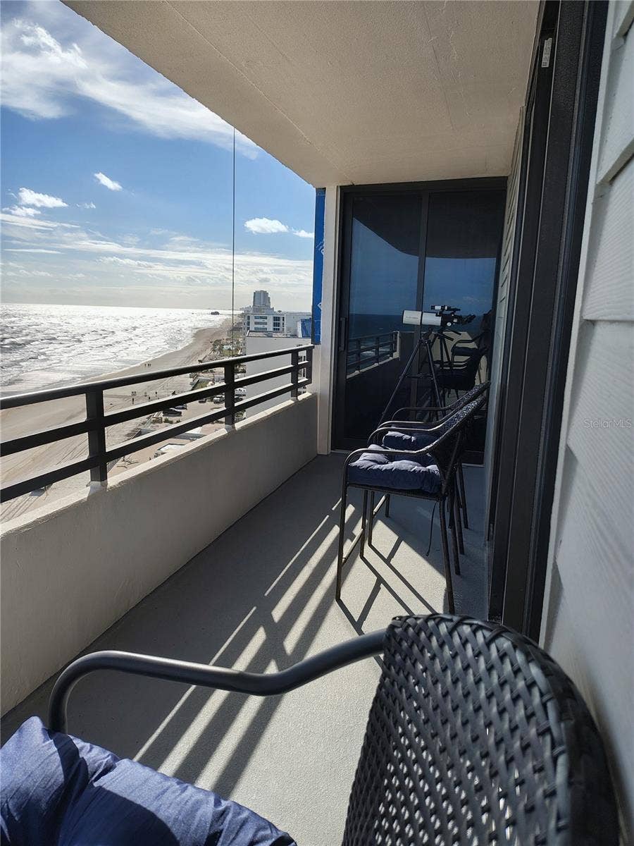 1420 N ATLANTIC AVENUE, #1102, Daytona Beach, FL 32118 Living room Balcony
