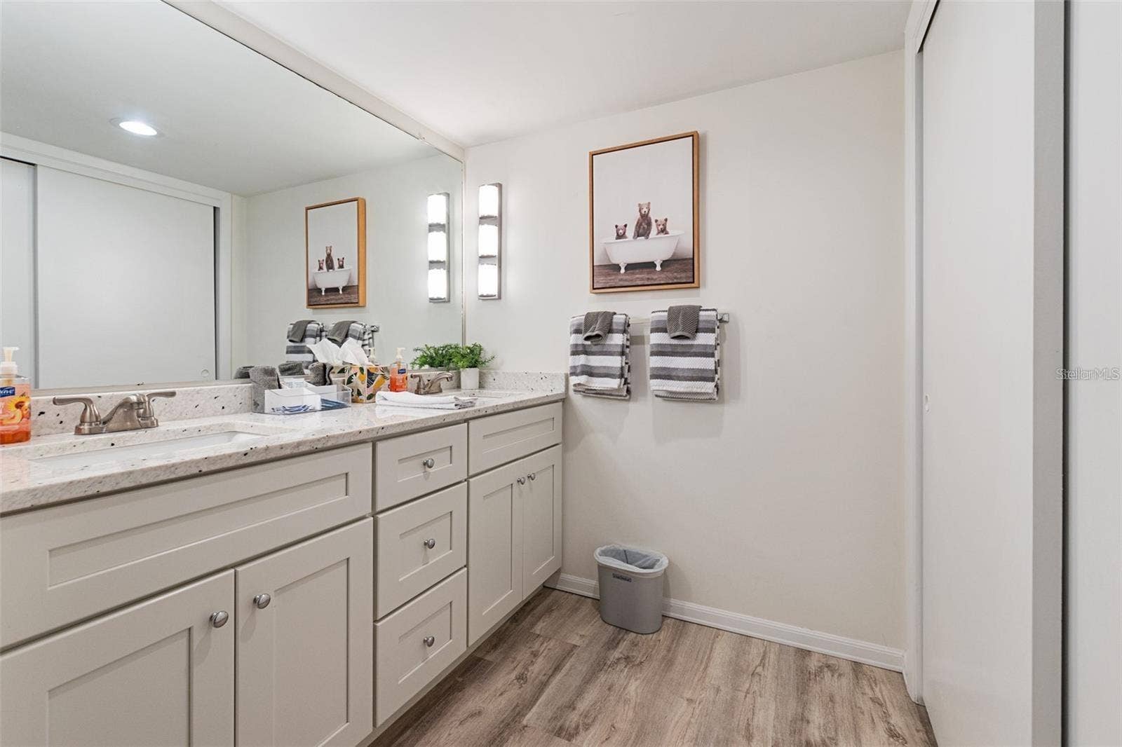 1420 N ATLANTIC AVENUE, #1102, Daytona Beach, FL 32118 Primary Bathroom