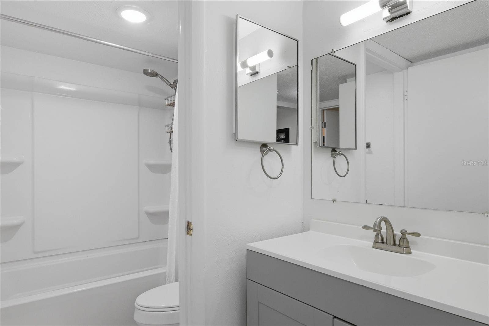 1100 MARTINIQUE DRIVE, #203, Winter Haven, FL 33884 1100 MARTINIQUE DRIVE, #203, Winter Haven, FL 33884