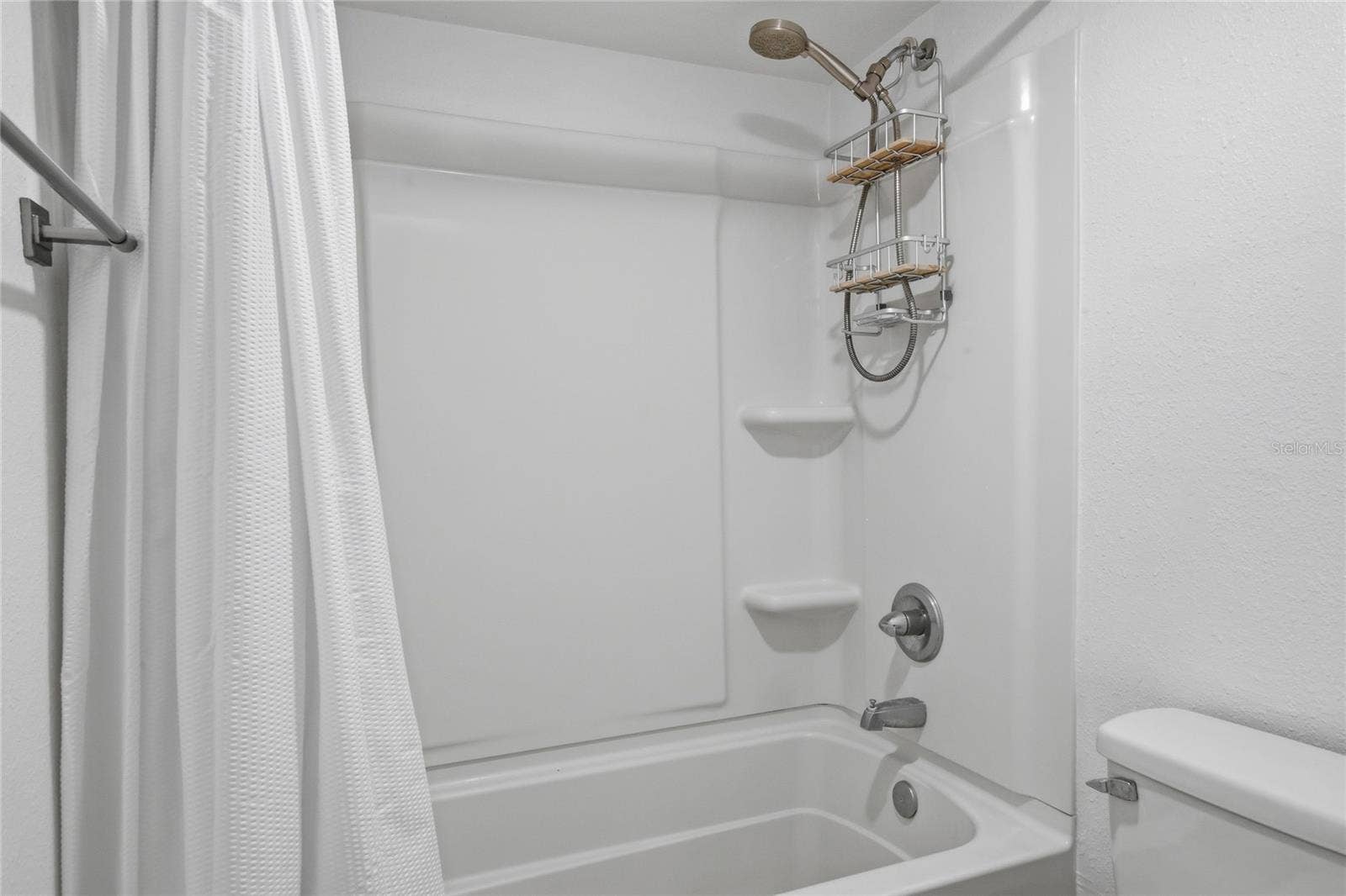 1100 MARTINIQUE DRIVE, #203, Winter Haven, FL 33884 1100 MARTINIQUE DRIVE, #203, Winter Haven, FL 33884