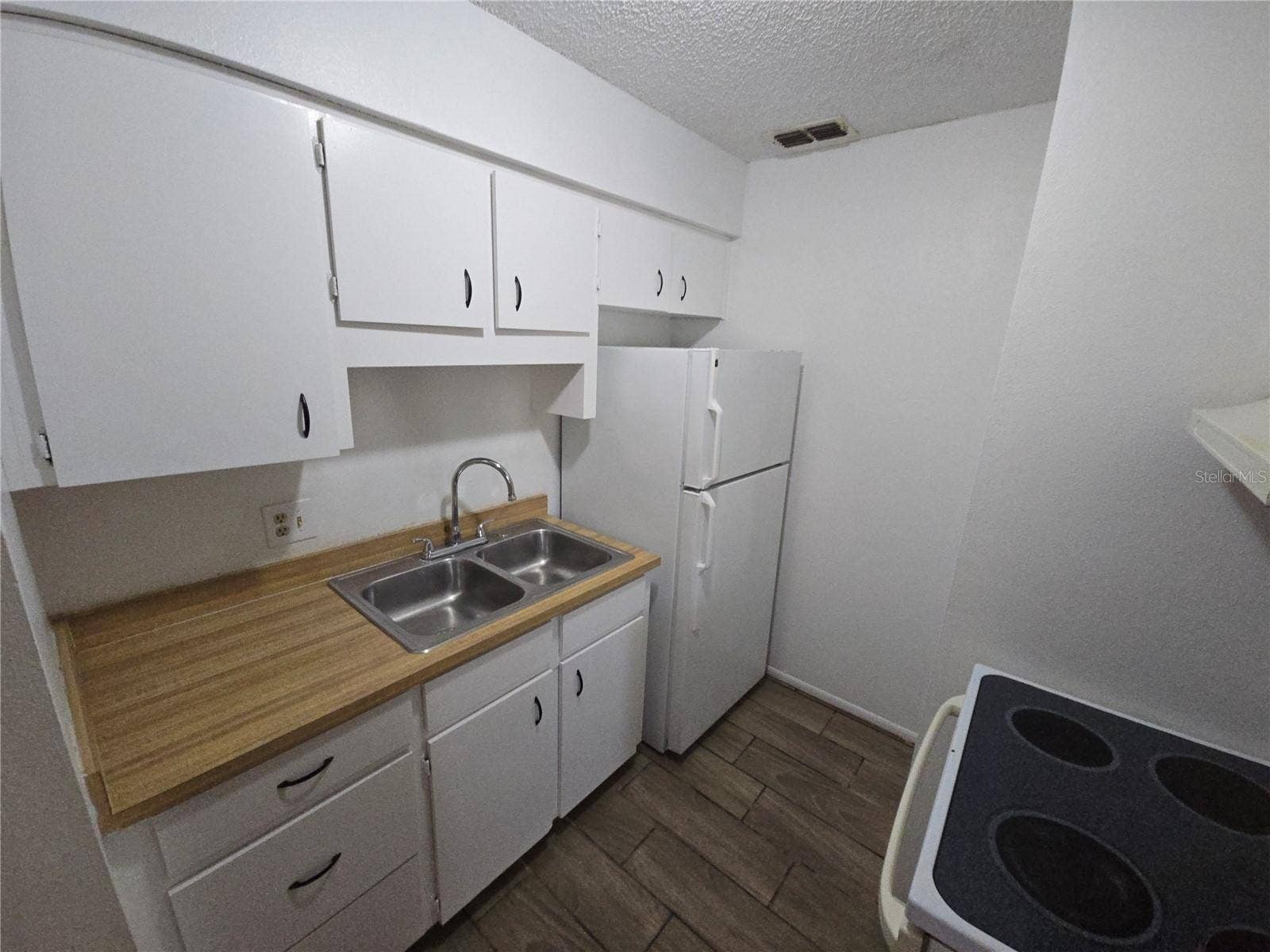 Winter Haven, FL 33881 KITCHEN AREA # 1