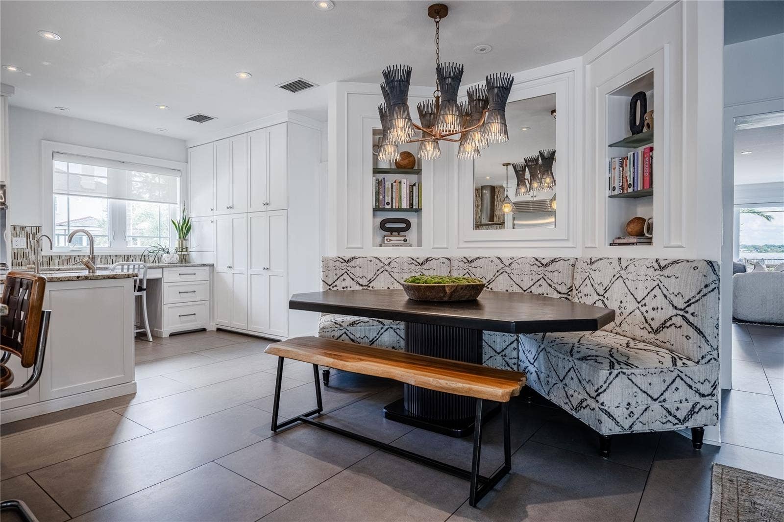 995 LAKE HOLLINGSWORTH DRIVE, Lakeland, FL 33803 Kitchen/Dinette