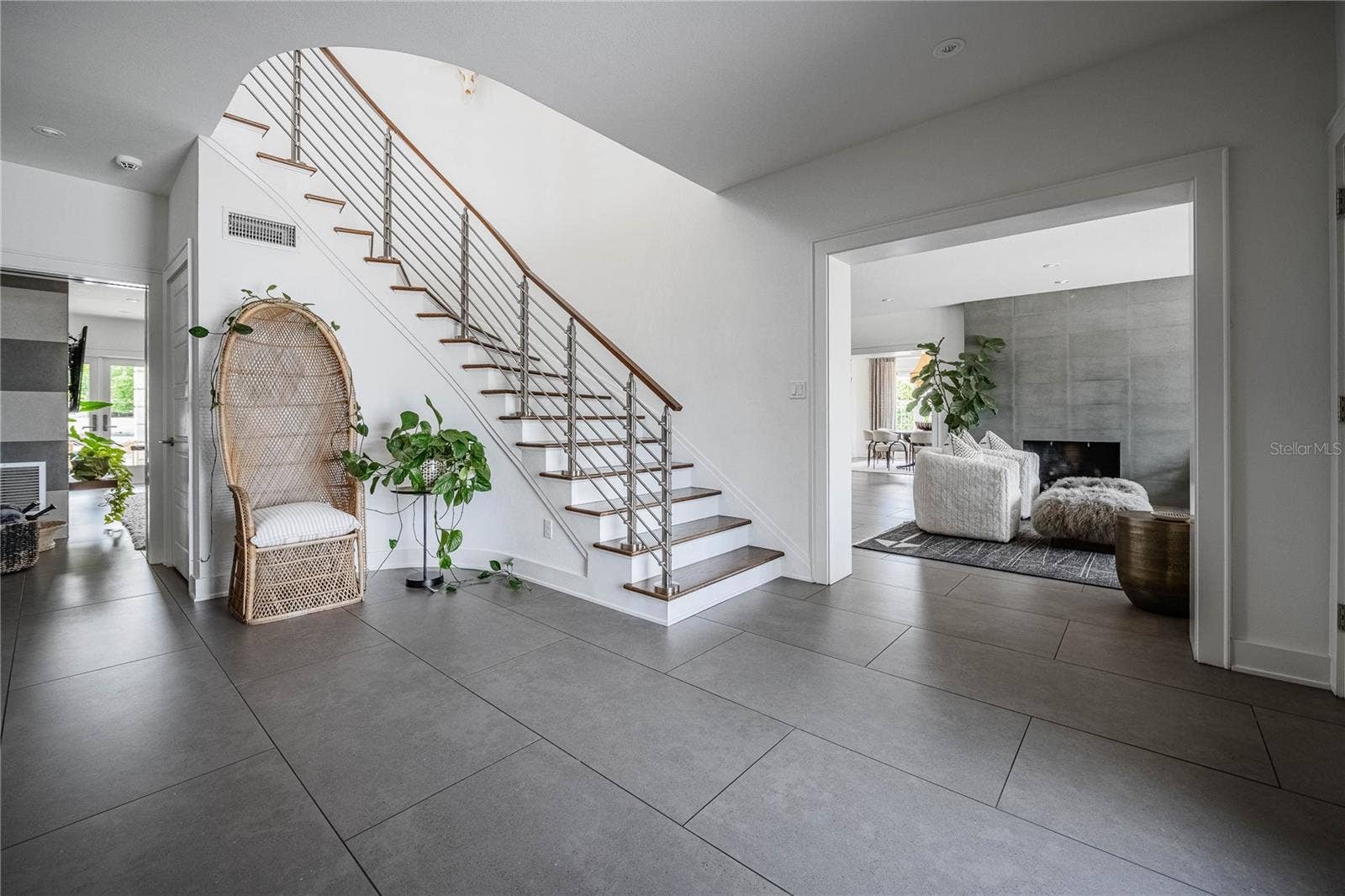 995 LAKE HOLLINGSWORTH DRIVE, Lakeland, FL 33803 Foyer