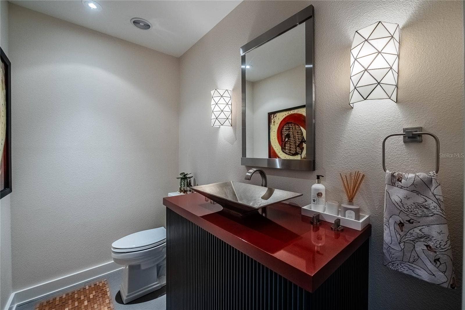 995 LAKE HOLLINGSWORTH DRIVE, Lakeland, FL 33803 Guest Bath First Floor